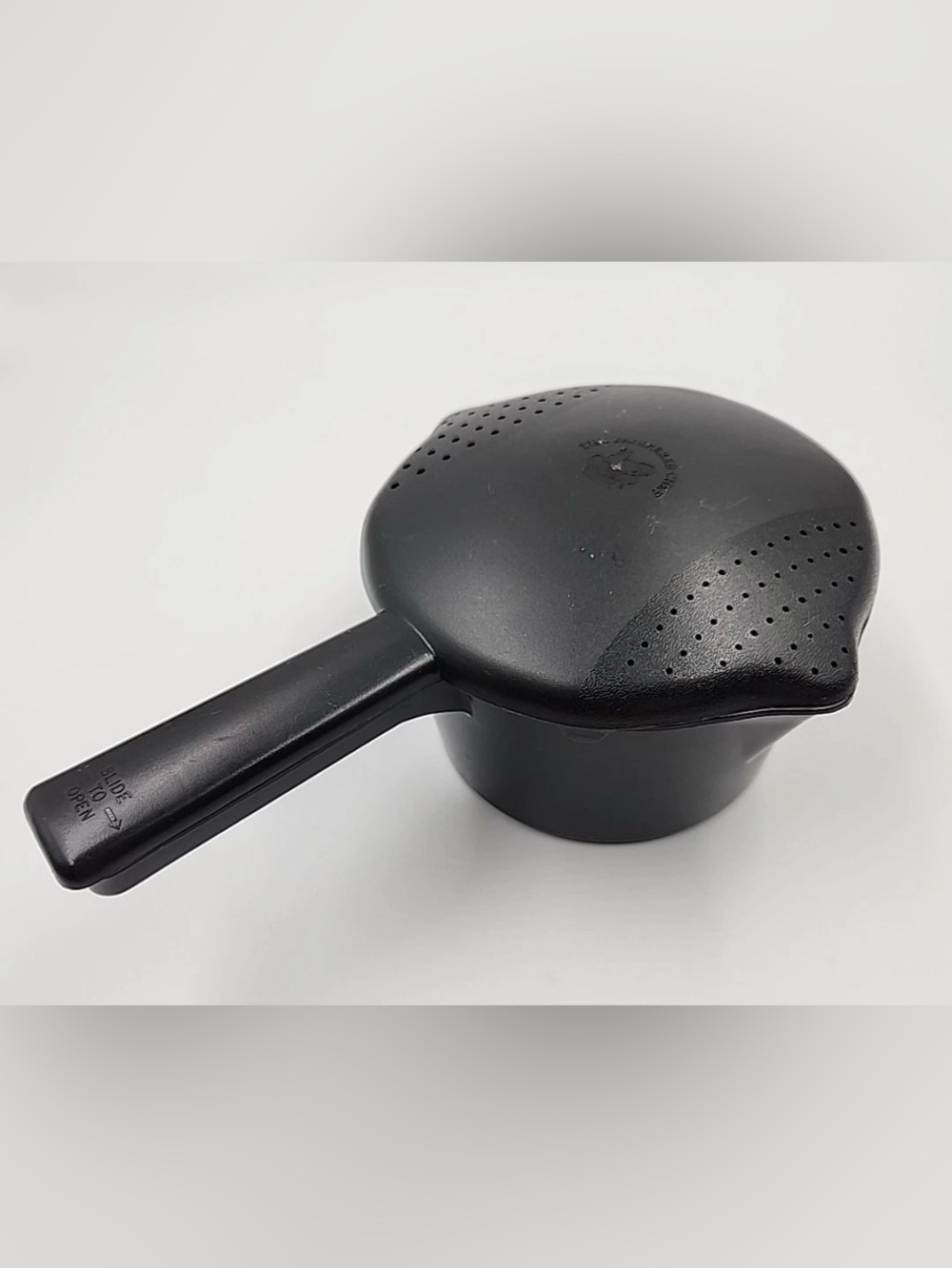 Pampered Chef Micro Cooker Black Microwavable Steamer Strainer Pot Made in USA